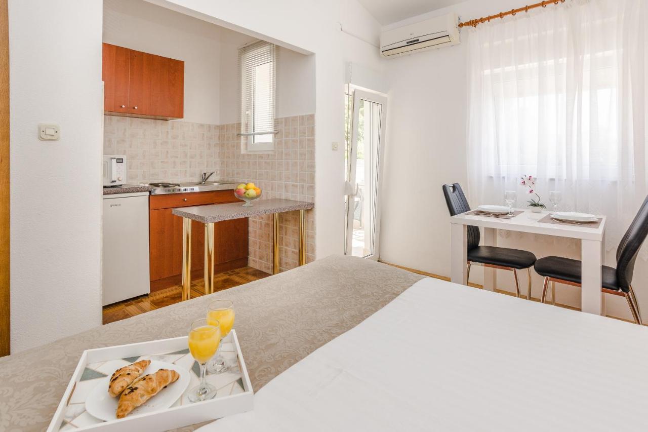 Apartments Marija Стариград-Пакленица Экстерьер фото